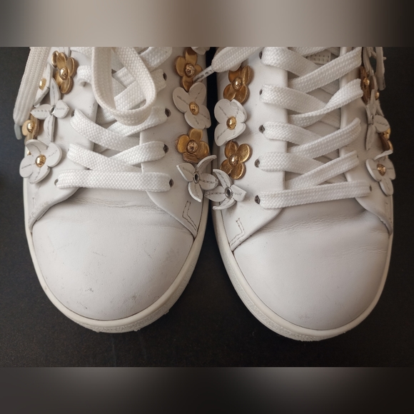 Louis Vuitton Sneakers - Picture 7 of 9